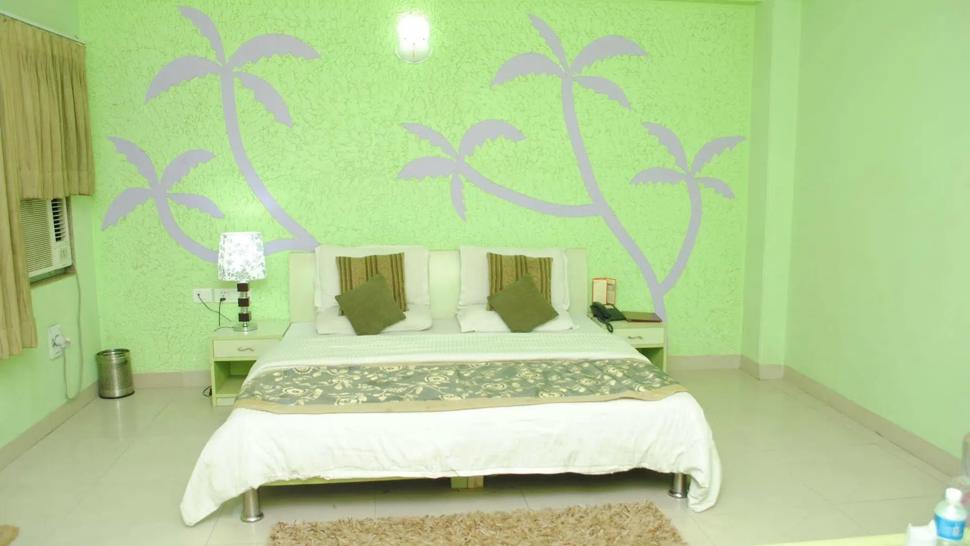 A Family Hotel Oppera Near Igi Airport Nova Deli