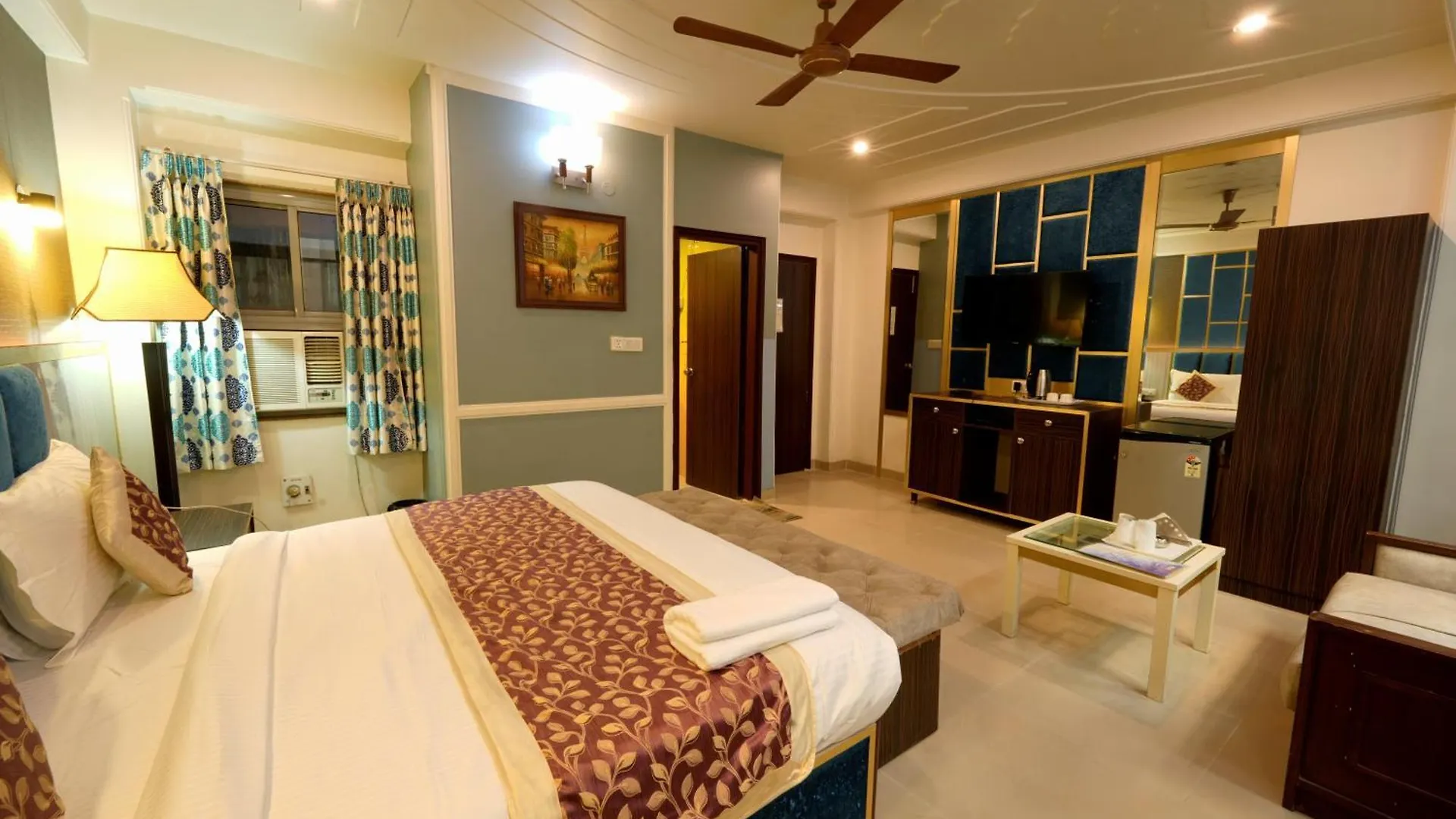 A Family Hotel Oppera Near Igi Airport Nowe Delhi 4*,