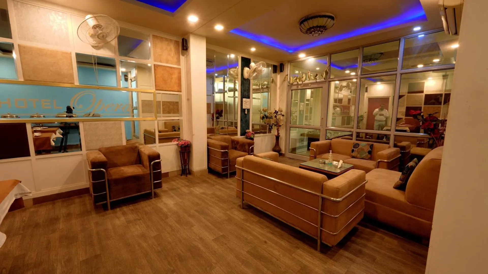 A Family Hotel Oppera Near Igi Airport New Delhi 4*,